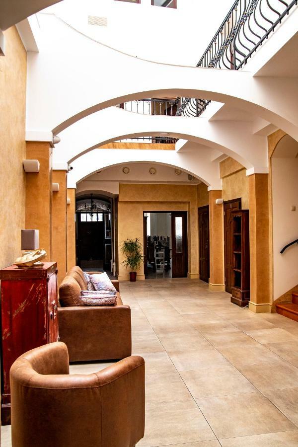 Gosciniec Asticus Acomodação com café da manhã Jarosław Exterior foto